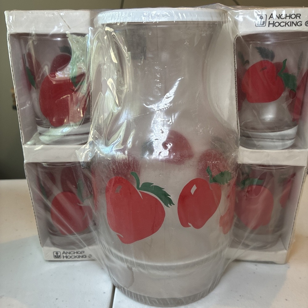 Vintage Anchor Hocking 54 Oz Chiller Pitcher w/ 4 Juice Glasses 5 Oz Apple NEW